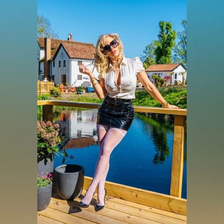 10K VIDEOS TO BLOW YOUR BALLS OVER OnlyFans creator with exclusive content