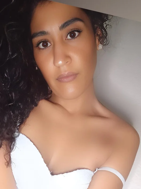 Tamara OnlyFans profile with black hair