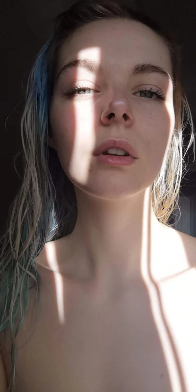 Redlittlefox98 OnlyFans petite British creator