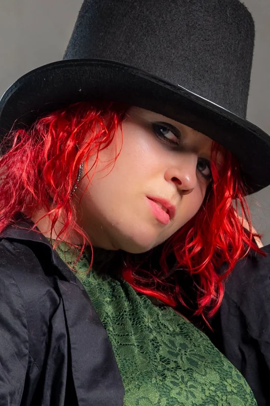 RedQueen OnlyFans tiny redhead creator
