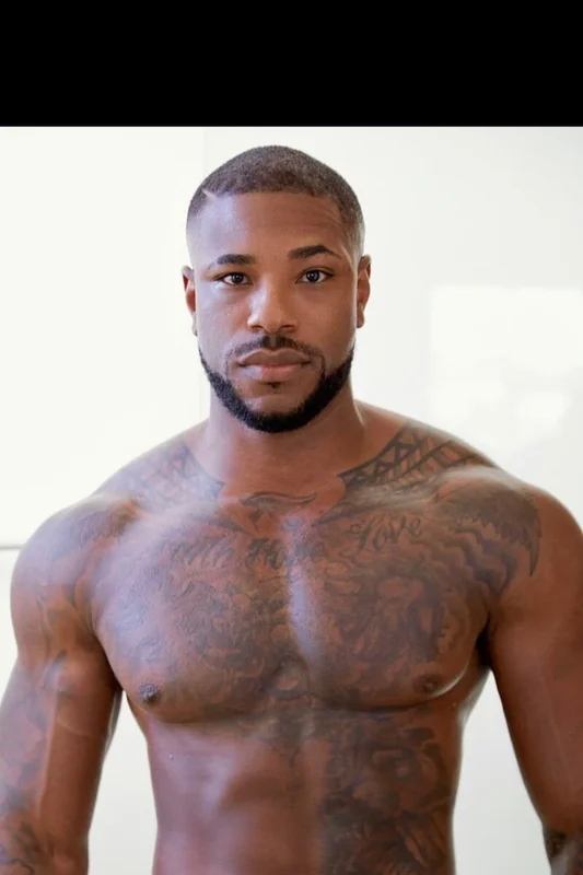 Reignforever OnlyFans athletic tattooed creator