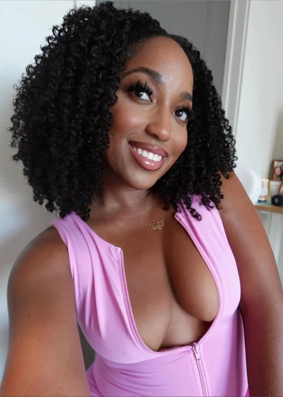 Rey 🦋 OnlyFans creator with all-natural beauty