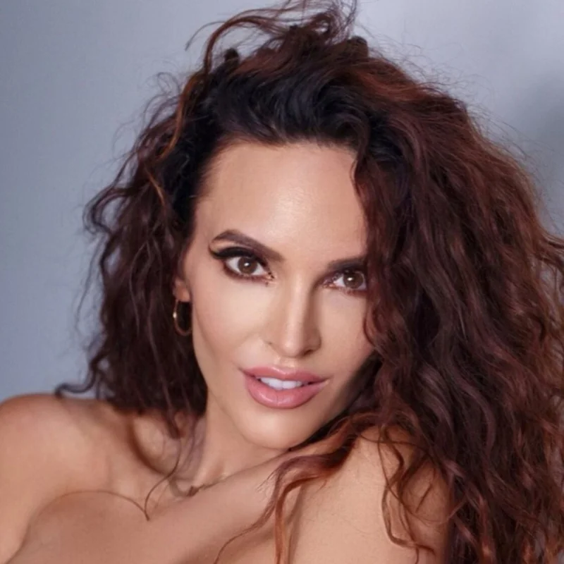 ReyReyMarie profile on OnlyFans showcasing exclusive content.