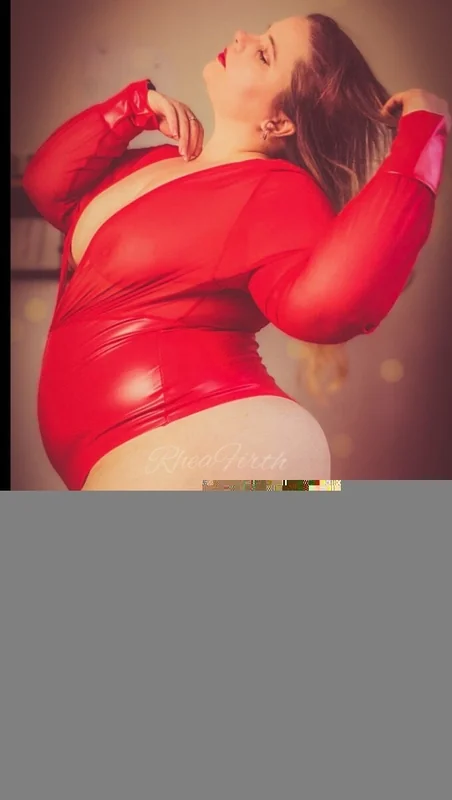 Rheafirth OnlyFans glamorous brunette creator