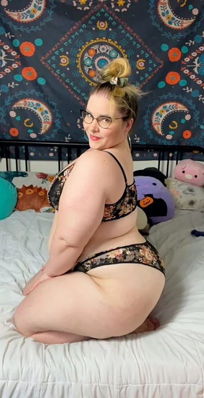 Rheafirthvip OnlyFans Blonde Curvy Creator