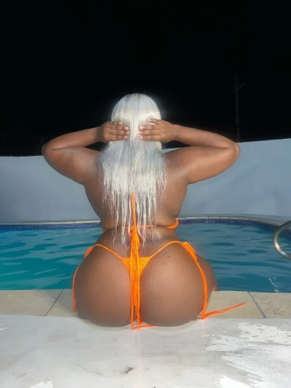RHub OnlyFans BBW creator