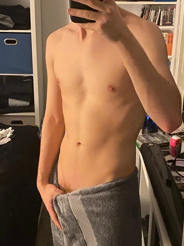 Rhysfree OnlyFans creator with exclusive content