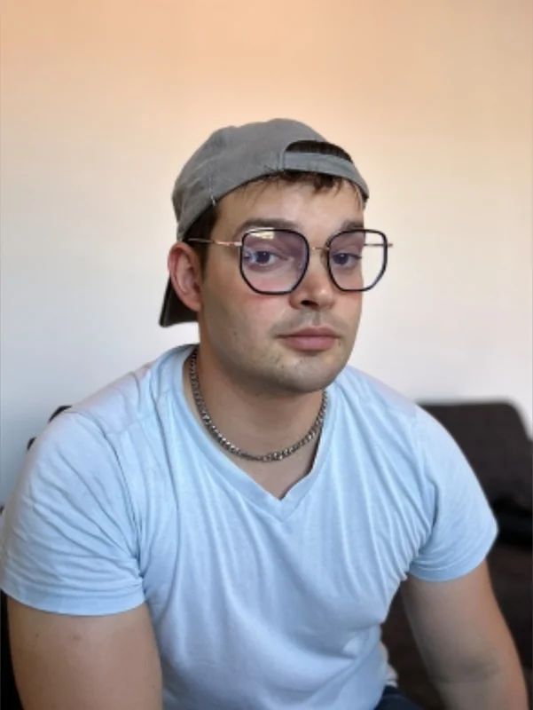 Robertocenox OnlyFans creator with exclusive content