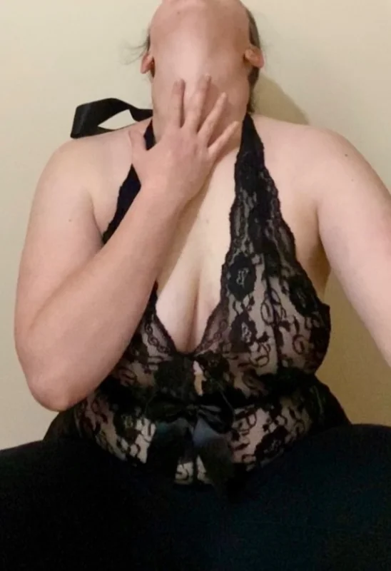 Robin OnlyFans creator with witchy aesthetic
