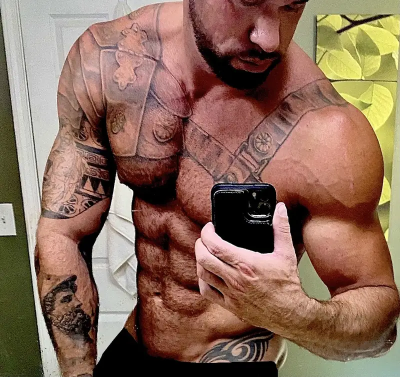 Romanmichaelxxx OnlyFans adult entertainer