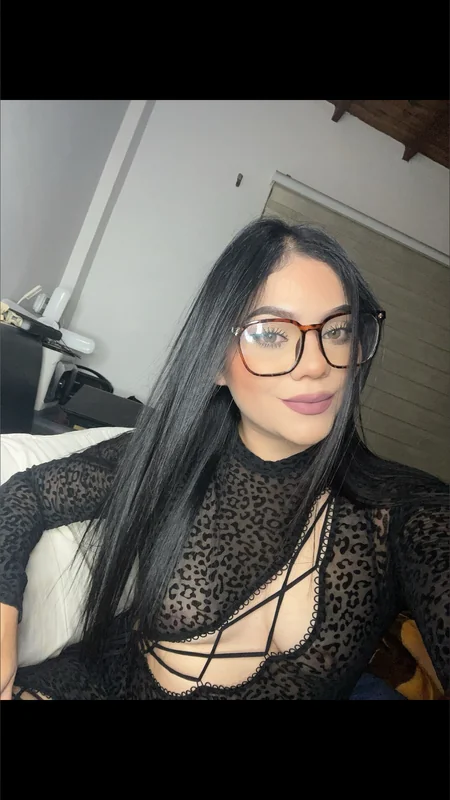 Roxana Díaz OnlyFans profile with engaging content