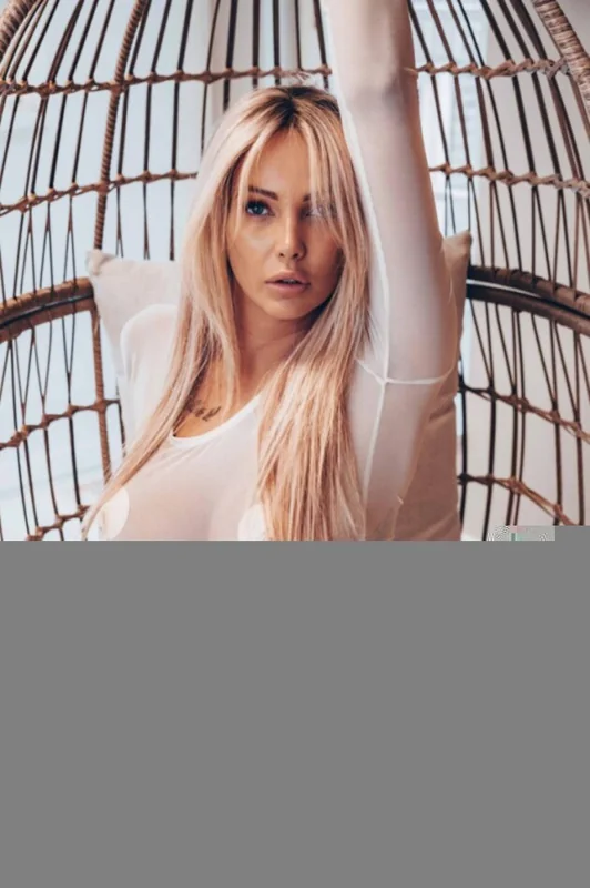 Roxy's, Your naughty mom OnlyFans exclusive content creator
