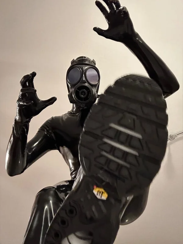 RubberedGuy OnlyFans BDSM creator