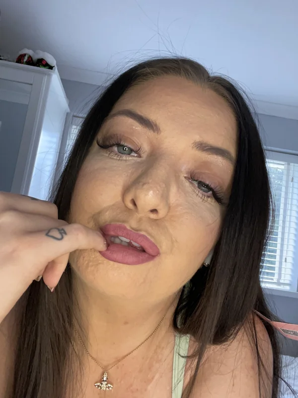 Rw19967 OnlyFans creator with engaging content