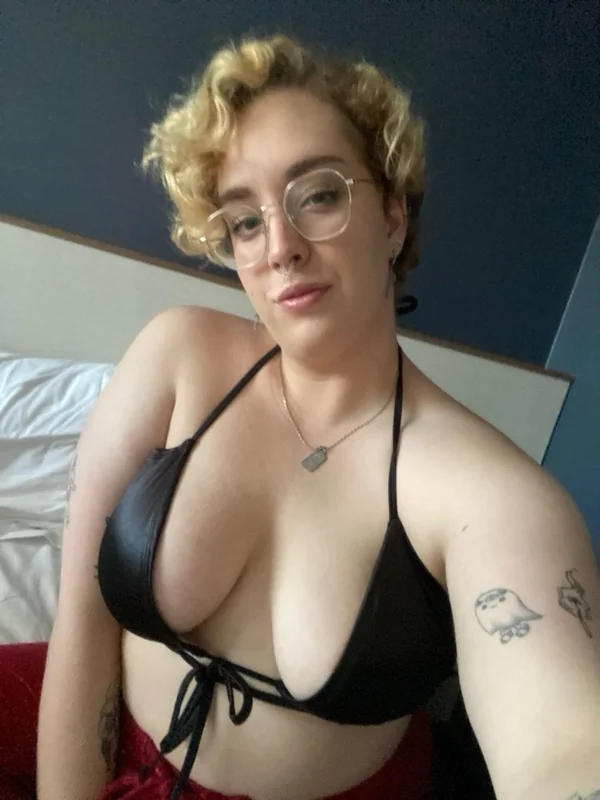 RyleeSparkAUS25 OnlyFans creator with curves