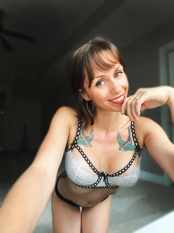 Rylie Smiles OnlyFans profile picture - small-town mom