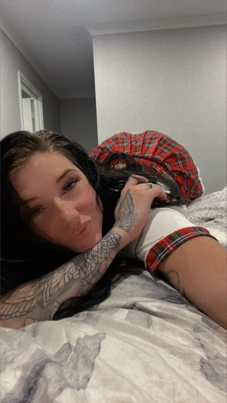 S6t6nic6 OnlyFans tattooed creator
