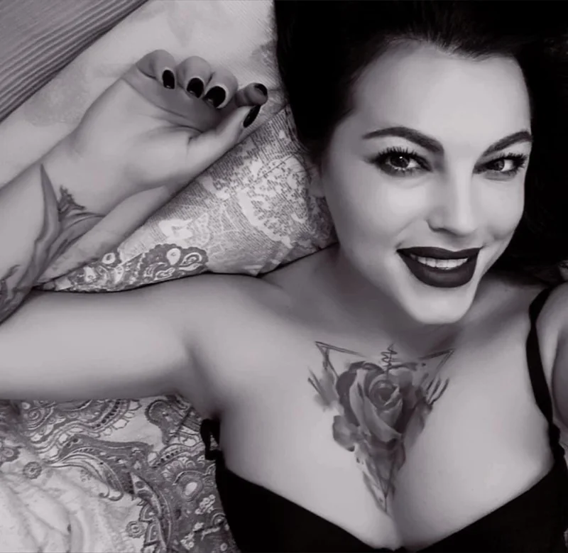 Simona OnlyFans creator with unique content