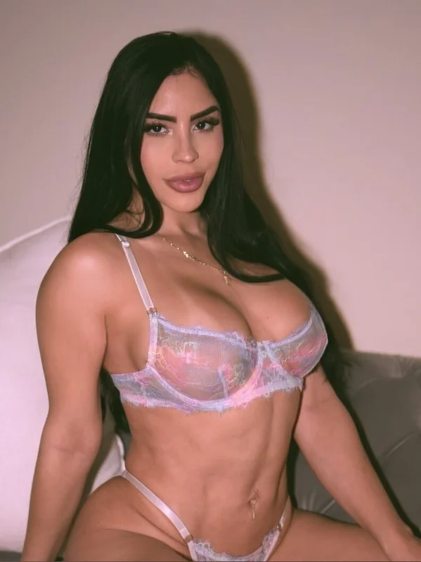 Sabrina XXX 🍒 OnlyFans curvy creator