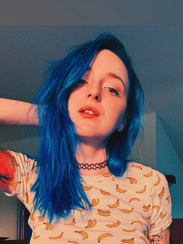 Switchy Sally OnlyFans cute petite blue-haired goddess