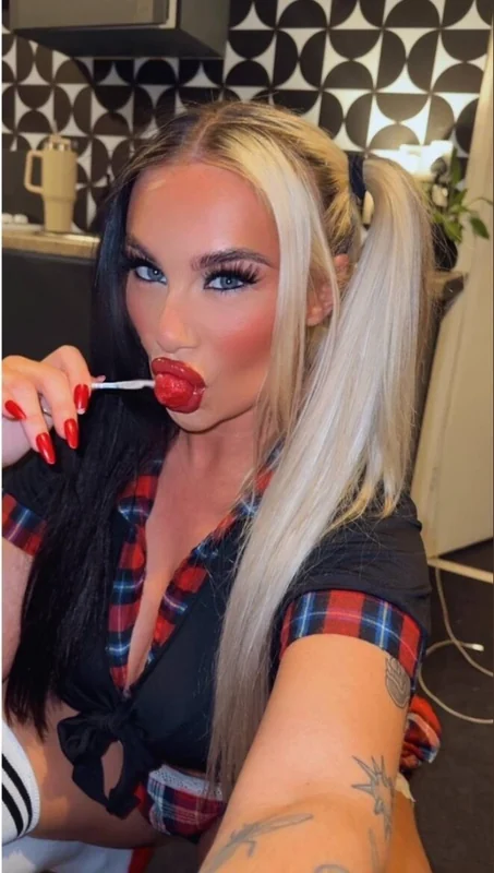 sam_suxx OnlyFans creator with engaging content