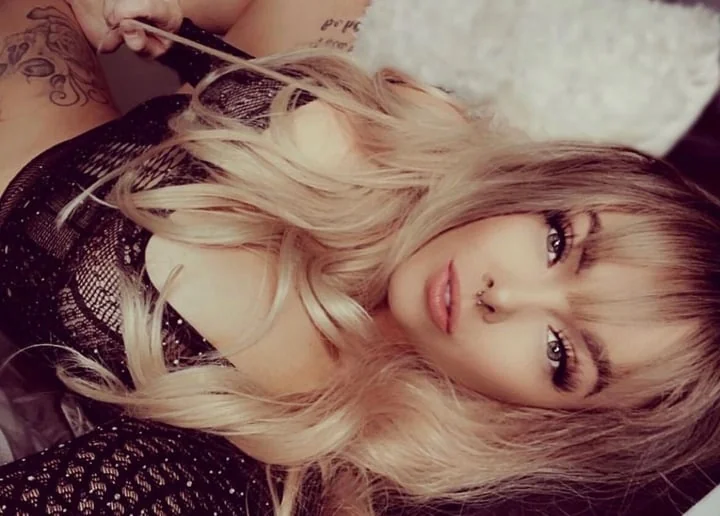Samanthajaynexxx on OnlyFans with alluring features
