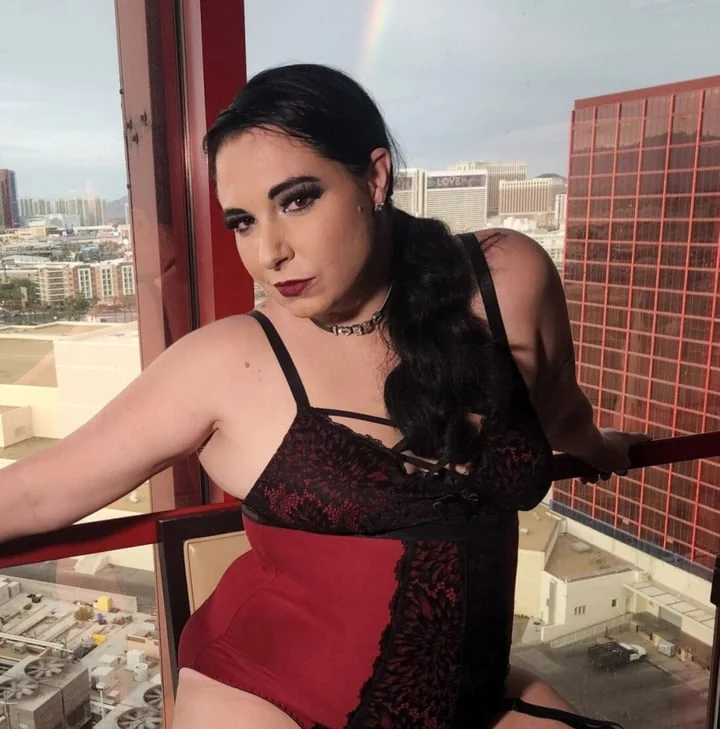 Sarah OnlyFans Profile Curvy Creator