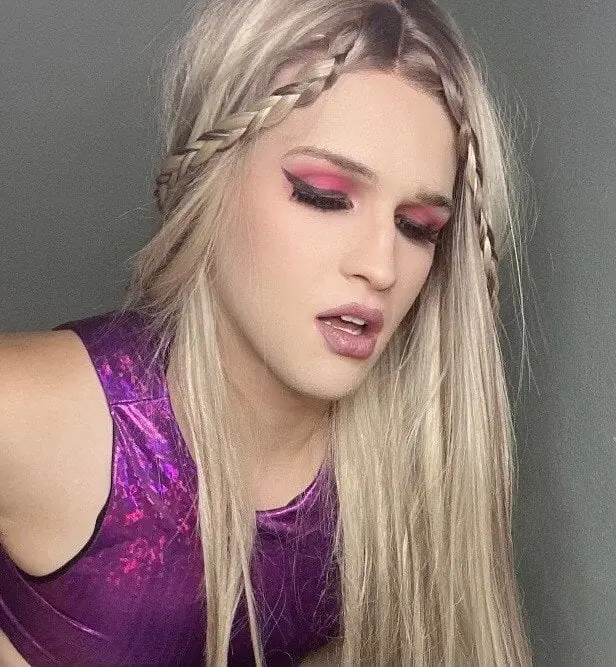Sarahsbackstagepass OnlyFans aspiring pornstar