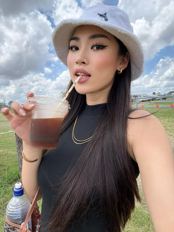 Sasha OnlyFans Creator Flirty Photos