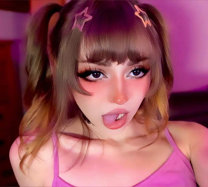 Sasha on OnlyFans offering exclusive content