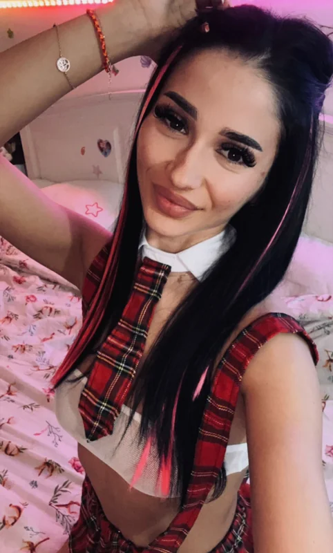 Sellena OnlyFans Creator with a fun personality