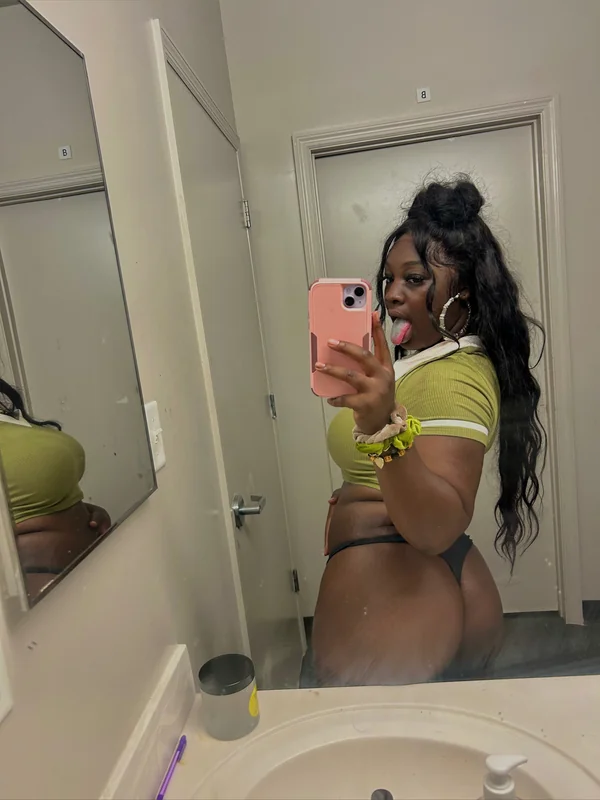 Tintin OnlyFans creator and pretty girl