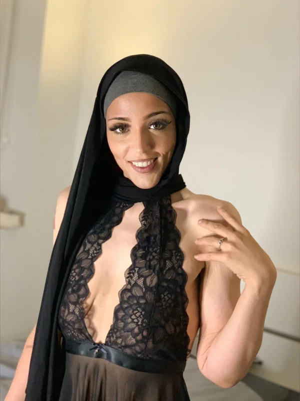 Zainab OnlyFans creator with engaging content