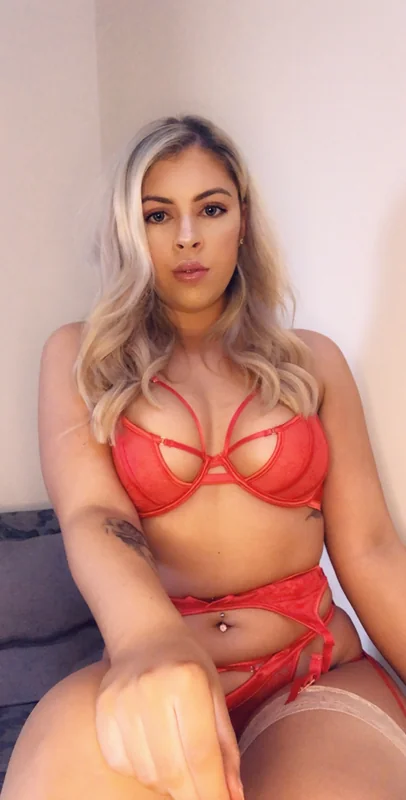 Sexy Eden OnlyFans profile with stunning photos