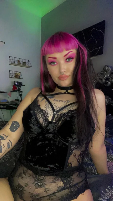Sheena McGhee OnlyFans Creator with exclusive content