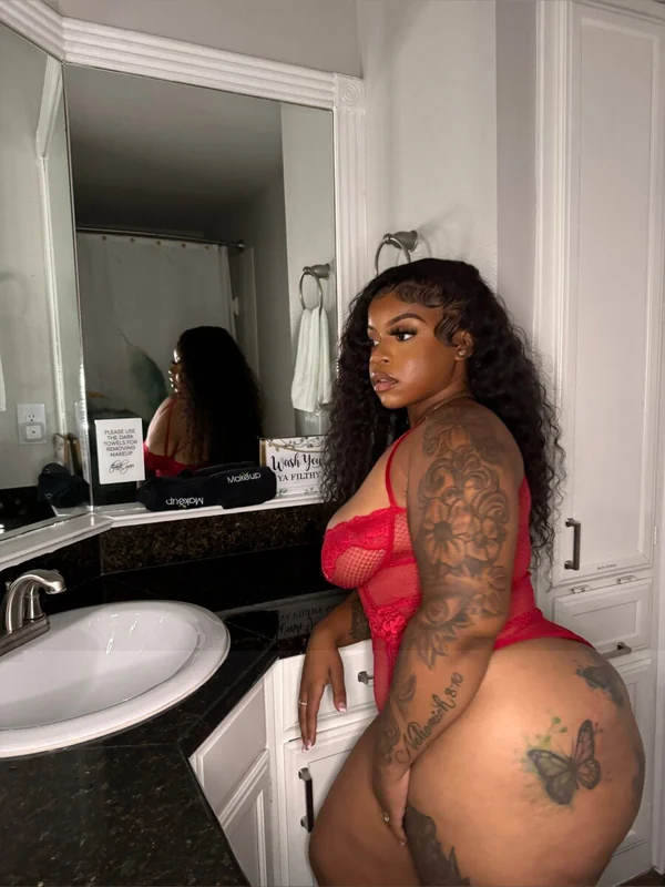 Soft Booty Cakez OnlyFans with engaging content