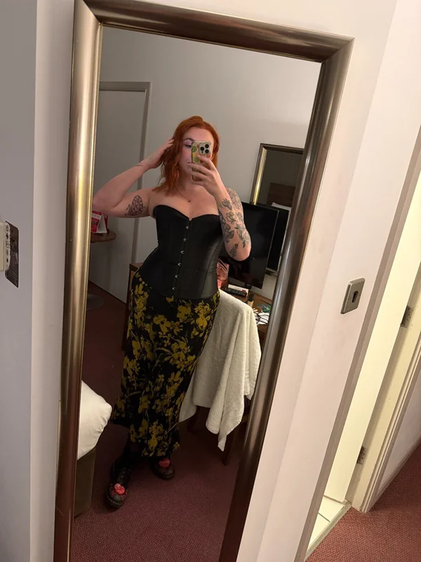 Sineadosull OnlyFans creator with custom content