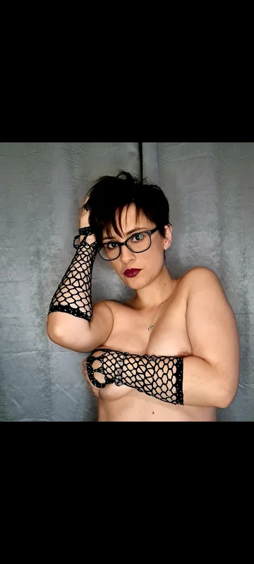 Skylarr OnlyFans Exclusive Content Creator