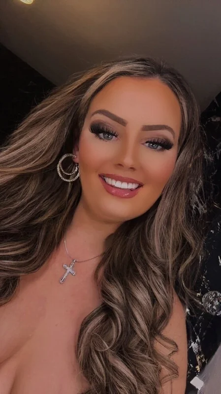 Skyler24x OnlyFans British natural wife