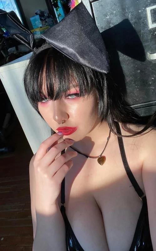 Angel on OnlyFans solo content creator