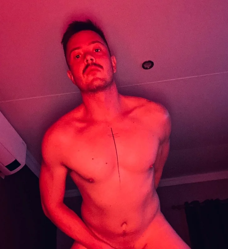 SMOOTH π OnlyFans creator with explicit content