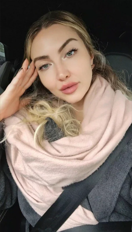 snowfallkiss OnlyFans creator with exclusive content