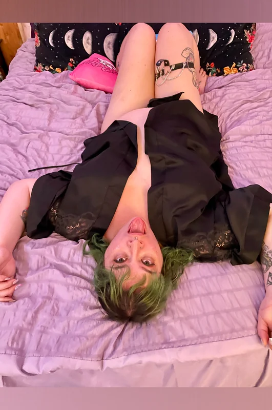 Snow on OnlyFans with exclusive content