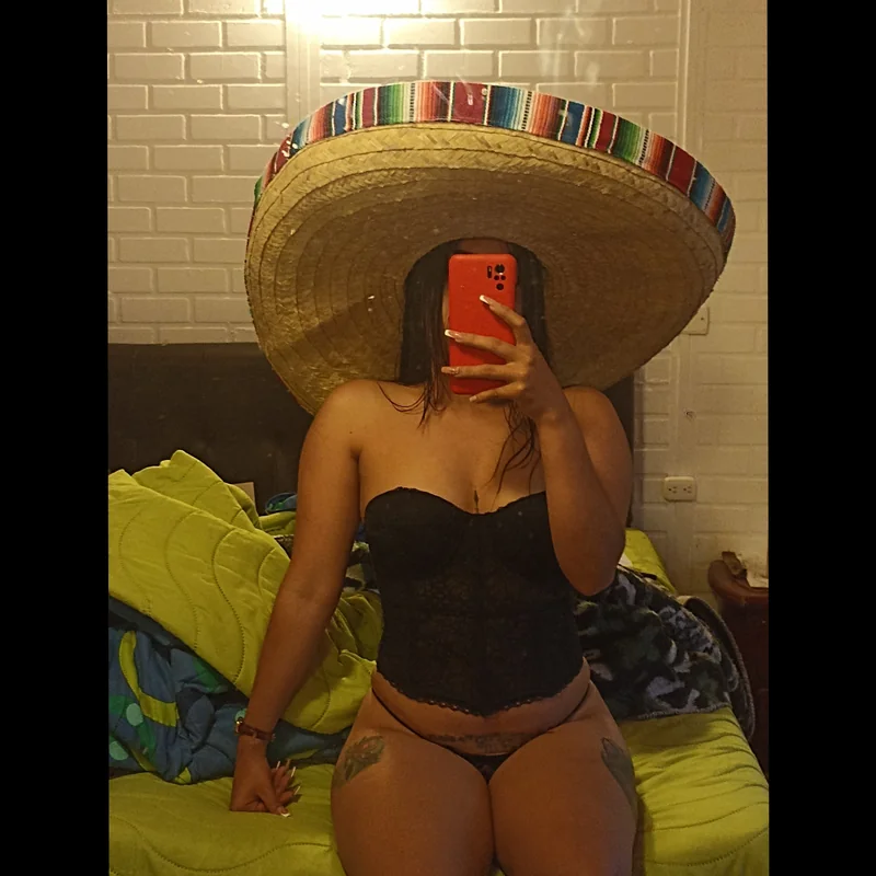 Sofia Culombiana OnlyFans creator with vibrant personality