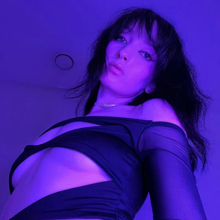 Sophcfree OnlyFans creator with engaging content