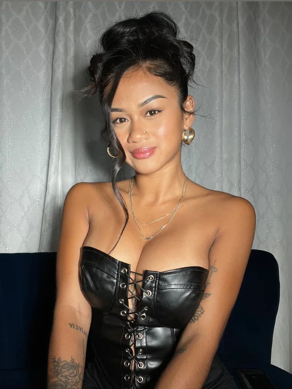 Samantha OnlyFans creator with engaging content