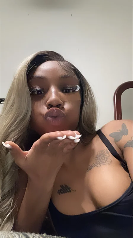 Sslxm OnlyFans creator with exclusive content