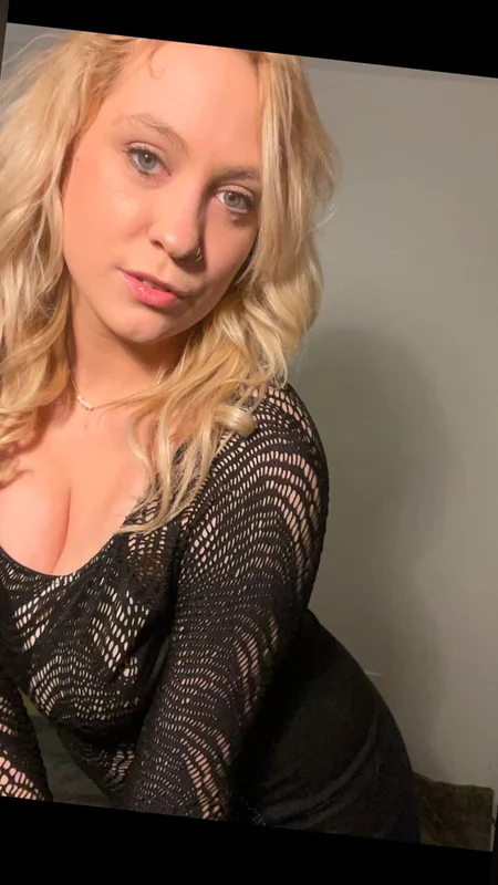 StefanieJoy OnlyFans blonde creator