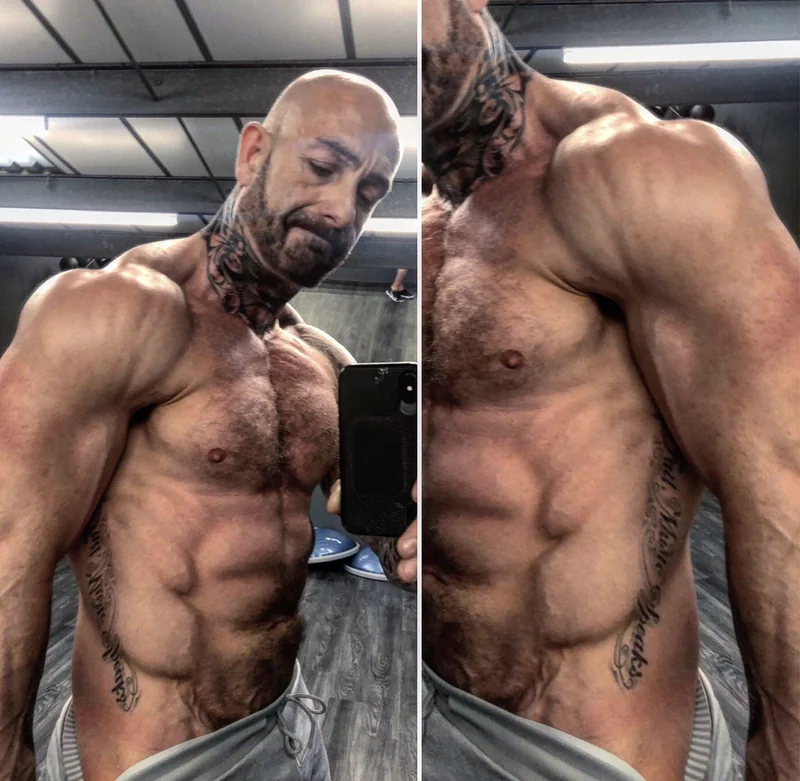 StevenLewisBarrett OnlyFans muscular male performer