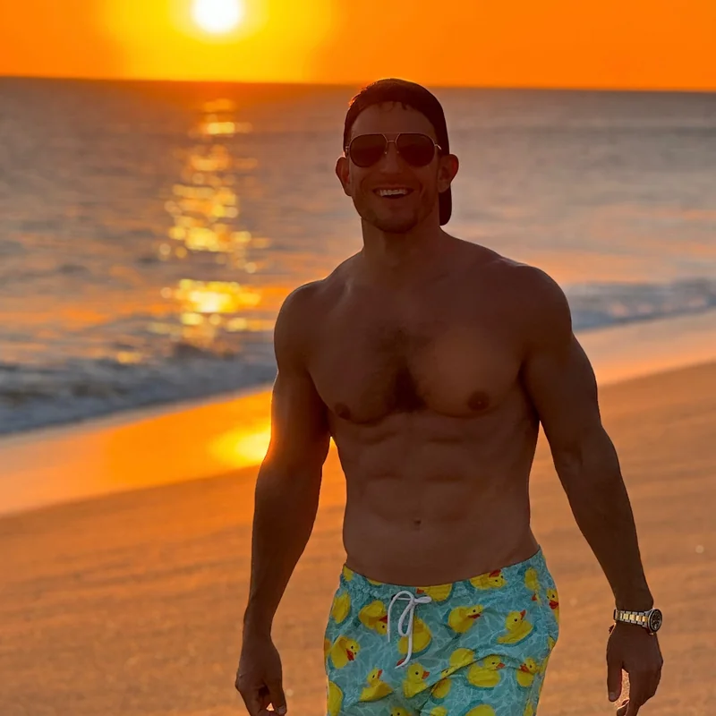 Str8 guys hunter OnlyFans creator featuring street pickups.